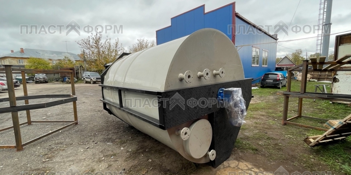 Емкость с перемешивающим устройством